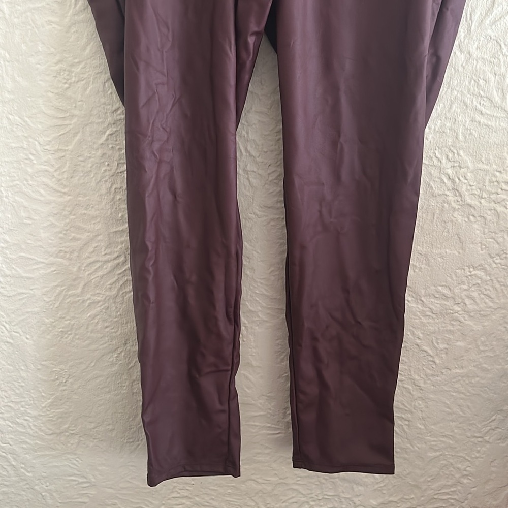 Torrid Faux Leather Maroon Oxblood Leggings Pockets 3X - Picture 5 of 9